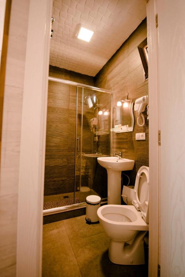 מחינג'אורי Hulus Hotel מראה חיצוני תמונה