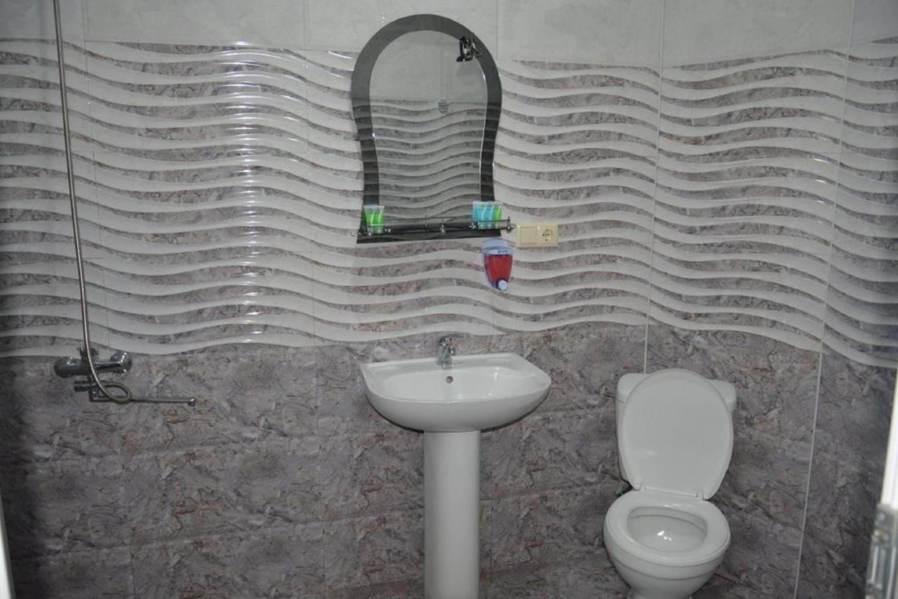 מחינג'אורי Hulus Hotel מראה חיצוני תמונה