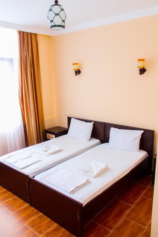 מחינג'אורי Hulus Hotel מראה חיצוני תמונה