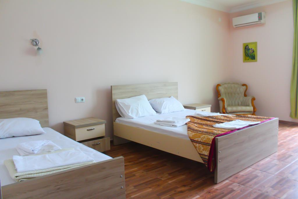 מחינג'אורי Hulus Hotel מראה חיצוני תמונה