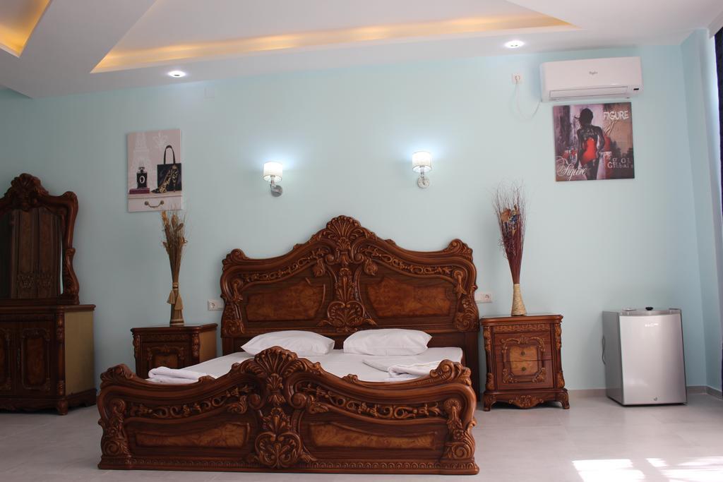 מחינג'אורי Hulus Hotel מראה חיצוני תמונה