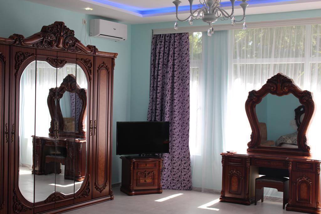 מחינג'אורי Hulus Hotel מראה חיצוני תמונה