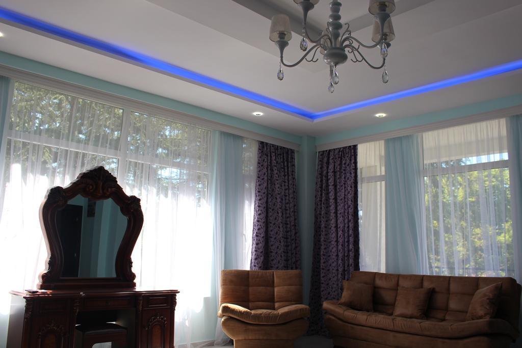 מחינג'אורי Hulus Hotel מראה חיצוני תמונה